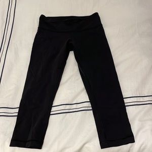 Lululemon Wunder Under cropped black leggings